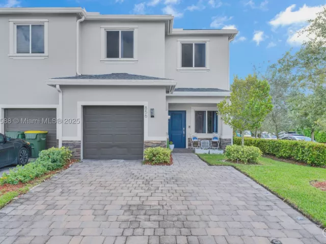 Продажа дома по адресу 856 SE 16th Ct - фото 9067211