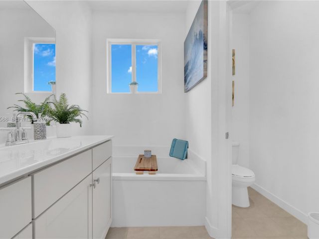 Продажа дома по адресу 856 SE 16th Ct - фото 6728796