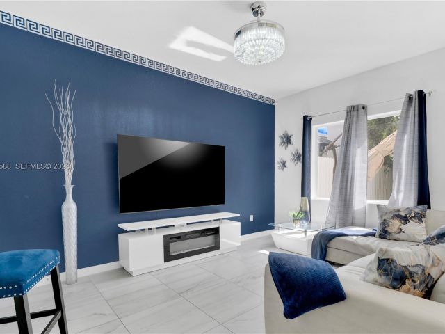 Продажа дома по адресу 856 SE 16th Ct - фото 6728805
