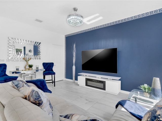 Продажа дома по адресу 856 SE 16th Ct - фото 6728812