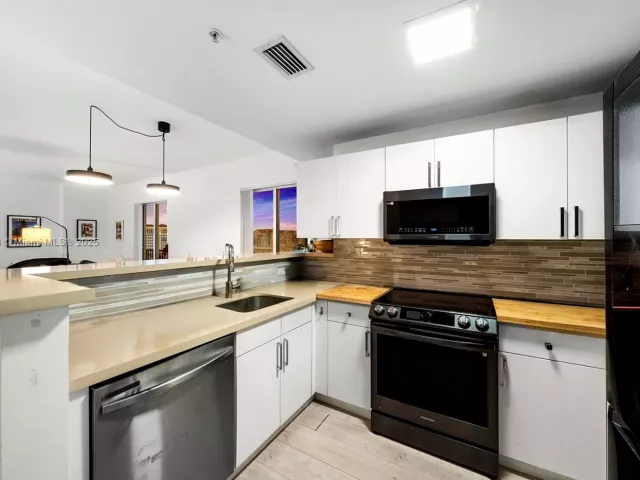 Продажа квартиры #1417 - фото 6697943