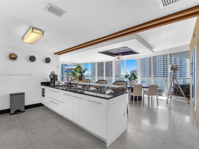 Квартира в аренду номер1001 - фото 6697580