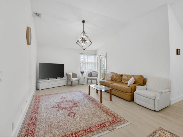 Дом в аренду по адресу 5328 Buckhead Circle 2020 - фото 6697724