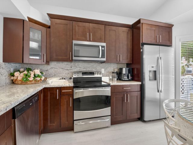 Дом в аренду по адресу 5328 Buckhead Circle 2020 - фото 6697733