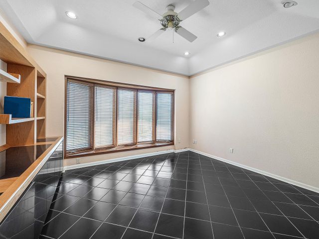 Продажа дома по адресу 4952 Bocaire Boulevard - фото 6697739