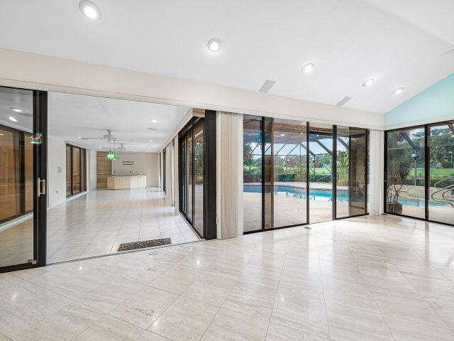 Продажа дома по адресу 4952 Bocaire Boulevard - фото 6697740