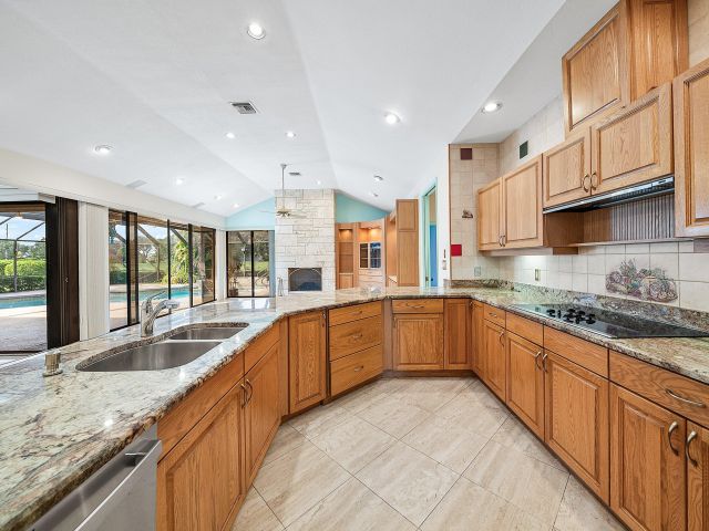 Продажа дома по адресу 4952 Bocaire Boulevard - фото 6697743