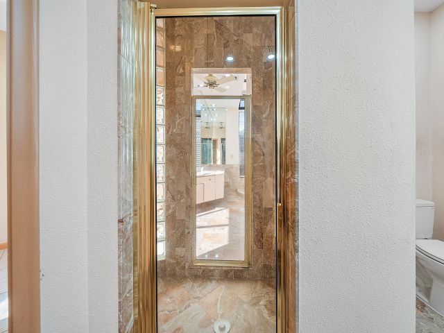 Продажа дома по адресу 4952 Bocaire Boulevard - фото 6697746