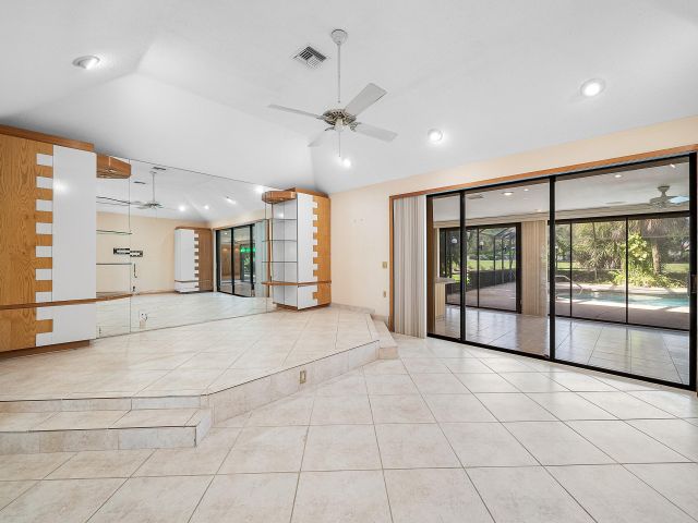 Продажа дома по адресу 4952 Bocaire Boulevard - фото 6697749