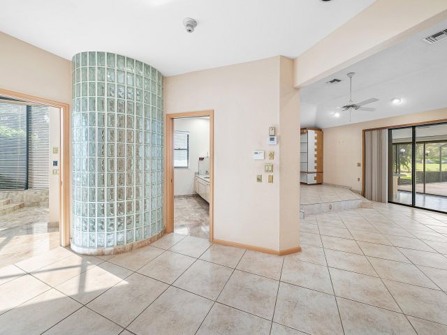 Продажа дома по адресу 4952 Bocaire Boulevard - фото 6697750