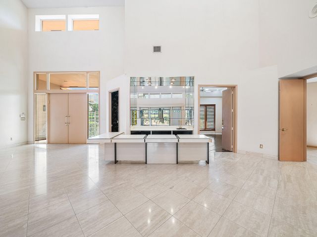 Продажа дома по адресу 4952 Bocaire Boulevard - фото 6697752