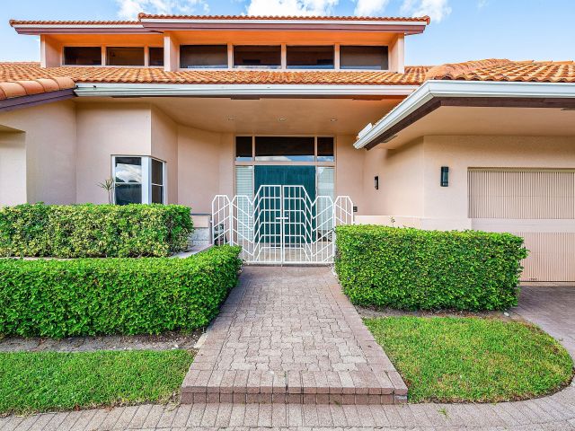 Продажа дома по адресу 4952 Bocaire Boulevard - фото 6697756