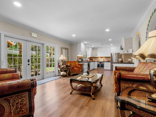 Продажа дома по адресу 1608 Lake Avenue - фото 6712941