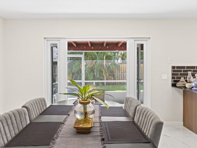 Продажа дома по адресу 3318 NW 69th Court - фото 6697875