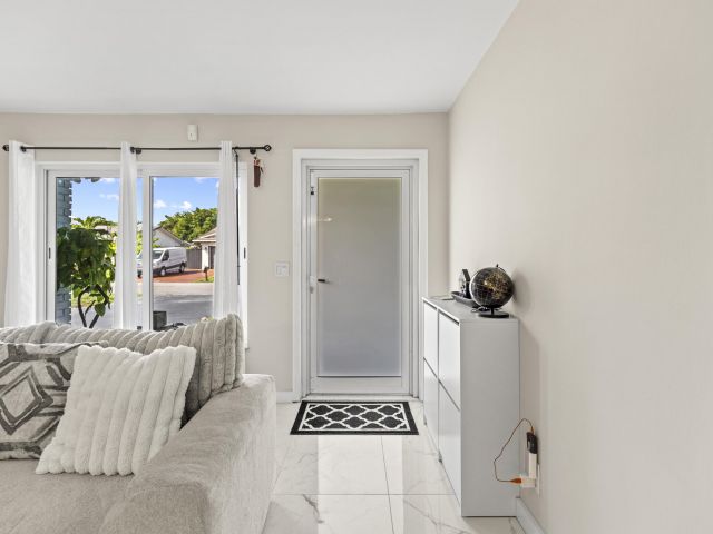 Продажа дома по адресу 3318 NW 69th Court - фото 6697885