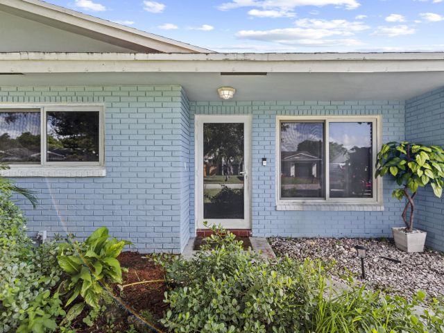 Продажа дома по адресу 3318 NW 69th Court - фото 6697886