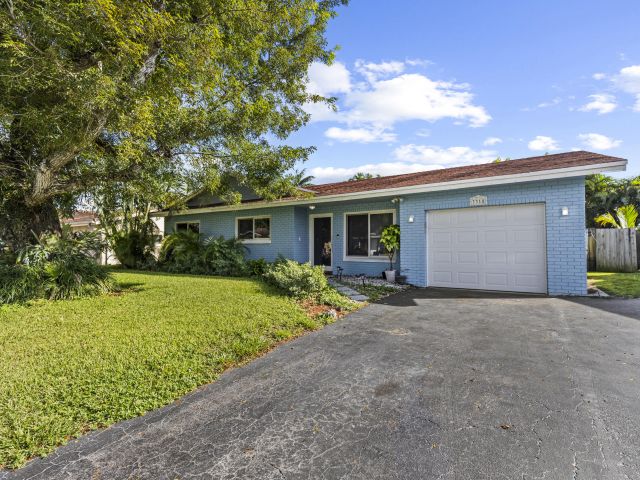 Продажа дома по адресу 3318 NW 69th Court - фото 6697887