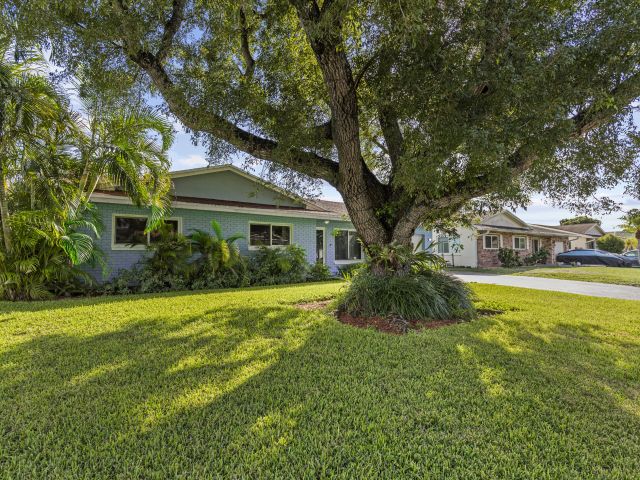 Продажа дома по адресу 3318 NW 69th Court - фото 6697889