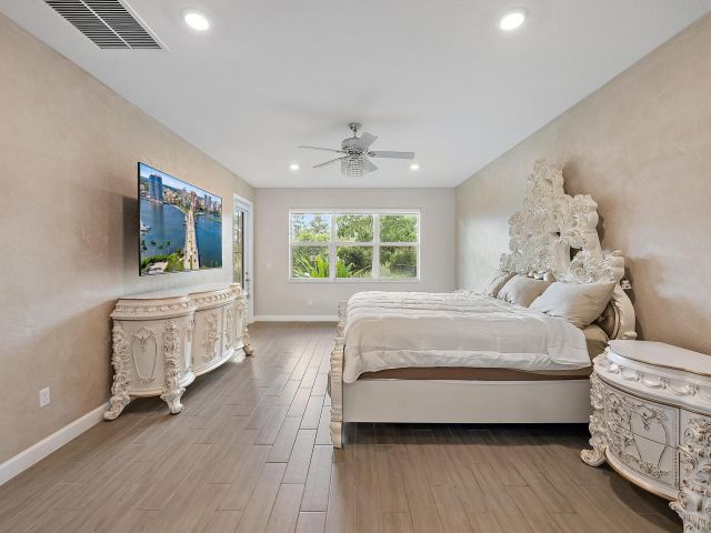 Продажа дома по адресу 10616 Starling Way - фото 6719588