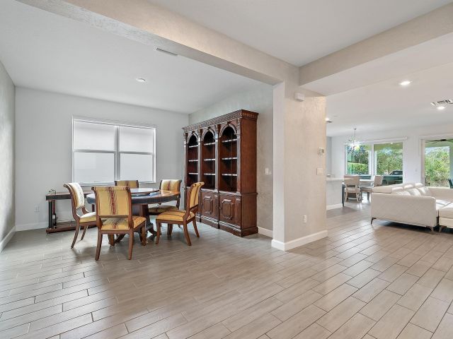 Продажа дома по адресу 10616 Starling Way - фото 6719599