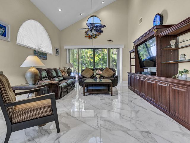 Продажа дома по адресу 341 Pelican Way - фото 6707894