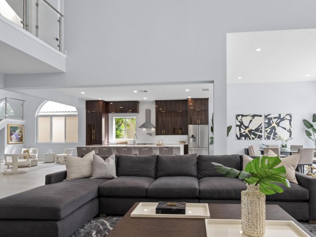 Дом в аренду по адресу 17371 Bridleway Trail - фото 6702472