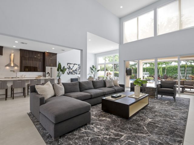 Дом в аренду по адресу 17371 Bridleway Trail - фото 6702474