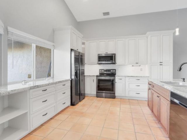 Дом в аренду по адресу 22518 Grouper Court - фото 6699878