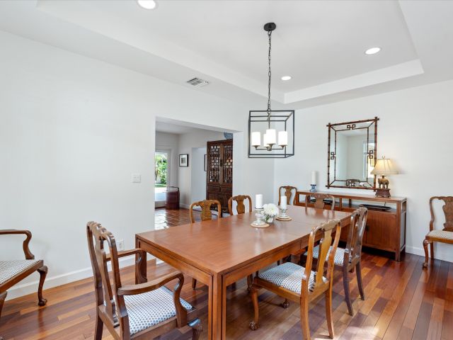 Продажа дома по адресу 310 NW 18th Street - фото 6707807