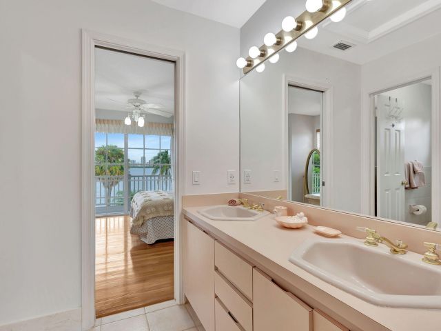 Продажа дома по адресу 1141 Pine Point Road - фото 6698578