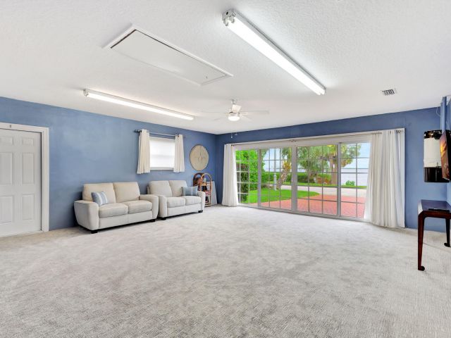 Продажа дома по адресу 1141 Pine Point Road - фото 6698583