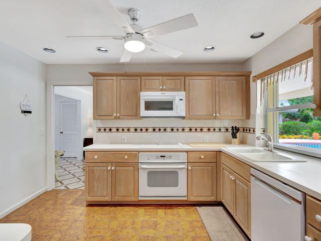 Продажа дома по адресу 1141 Pine Point Road - фото 6698586