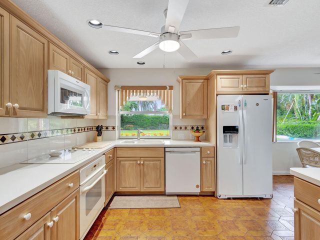 Продажа дома по адресу 1141 Pine Point Road - фото 6698587