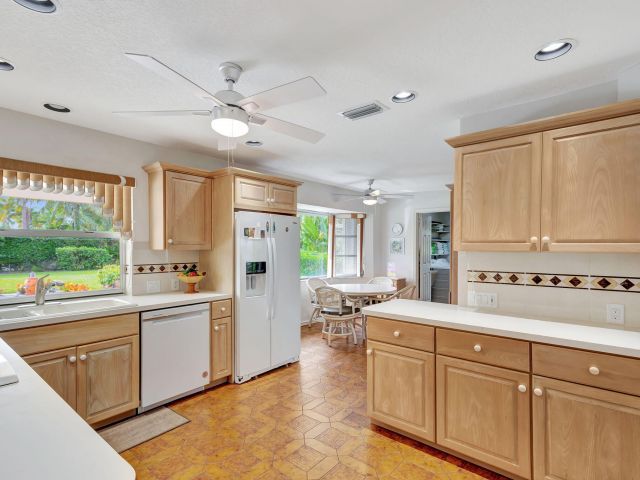 Продажа дома по адресу 1141 Pine Point Road - фото 6698588