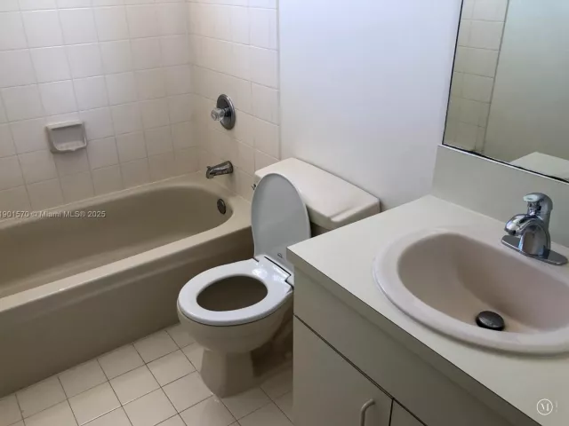 Дом в аренду по адресу 11274 SW 64 LN - фото 6699593