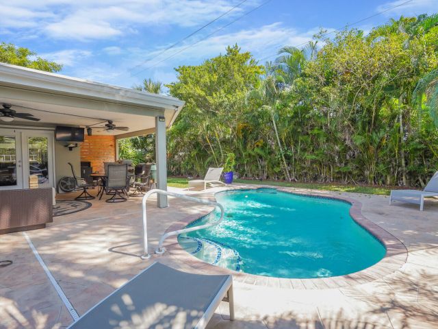 Продажа дома по адресу 3098 NE 5th Avenue - фото 6701611