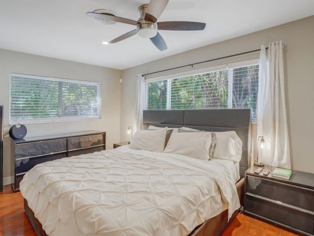 Продажа дома по адресу 3098 NE 5th Avenue - фото 6701615