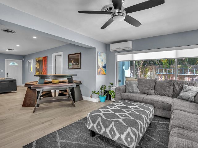 Продажа дома по адресу 3098 NE 5th Avenue - фото 6701621