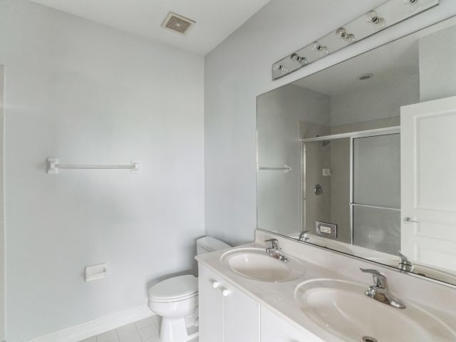 Дом в аренду по адресу 310 NW 1st Street - фото 6707820