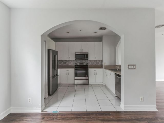 Дом в аренду по адресу 310 NW 1st Street - фото 6707835