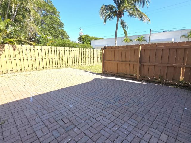 Продажа дома по адресу 511 Upland Road - фото 6792885