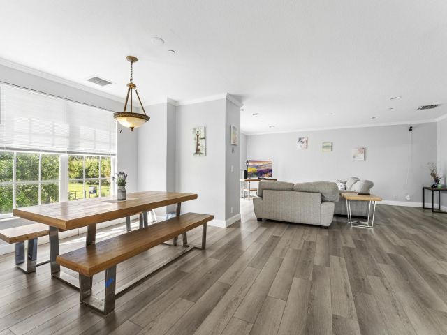 Продажа дома по адресу 1100 Cabana Road - фото 6725275