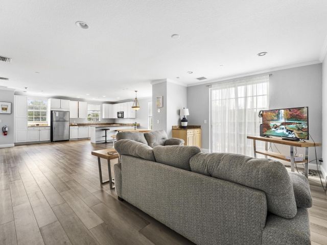 Продажа дома по адресу 1100 Cabana Road - фото 6725280