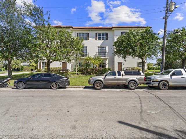 Продажа дома по адресу 1100 Cabana Road - фото 6725282