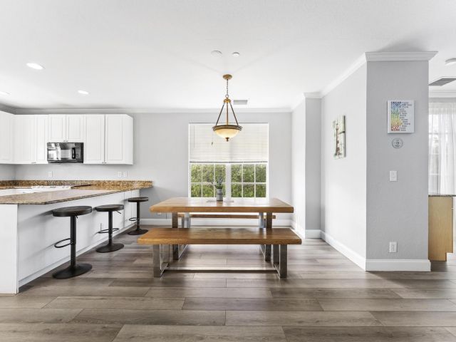 Продажа дома по адресу 1100 Cabana Road - фото 6725293