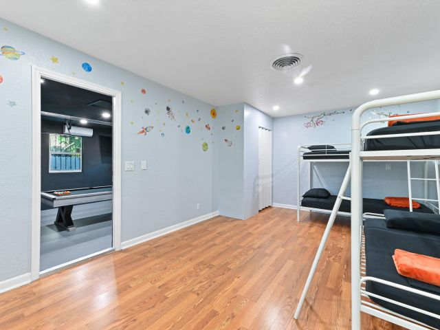 Дом в аренду по адресу 2128 Dock Street - фото 6717309