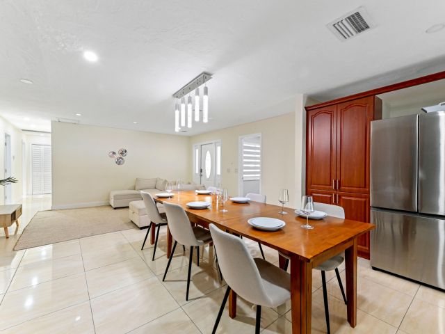 Дом в аренду по адресу 2128 Dock Street - фото 6717311