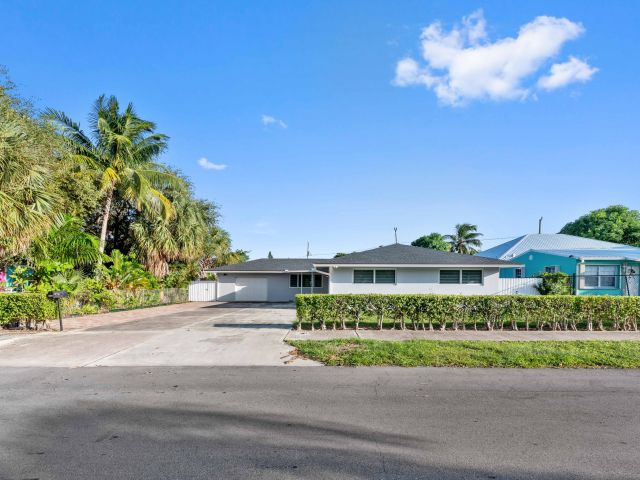 Дом в аренду по адресу 2128 Dock Street - фото 6717321