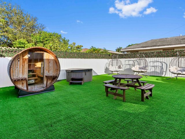 Дом в аренду по адресу 2128 Dock Street - фото 6717324