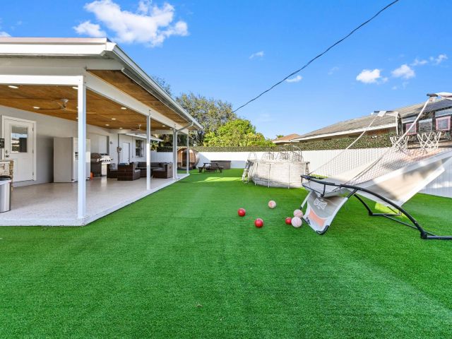 Дом в аренду по адресу 2128 Dock Street - фото 6717325